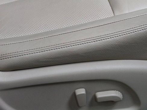 Used 2016 Nissan Titan SL image 11