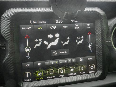 Used 2022 Jeep Wrangler Unlimited Sahara w/ Cold Weather Group AWD/4WD image 23