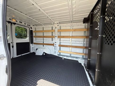 Used 2025 RAM ProMaster 2500 w/ U-Haul Equipment Group FWD image 36