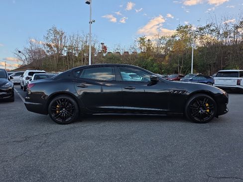 Used 2022 Maserati Quattroporte Modena Q4 image 23