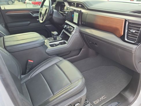 Used 2024 GMC Sierra 1500 Denali w/ Denali Reserve Package image 9