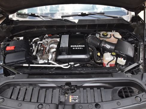 Used 2023 Chevrolet Silverado 1500 LT AWD/4WD image 37