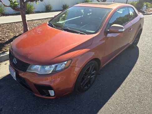 Used 2010 Kia Forte Koup SX w/ Leather Pkg image 3