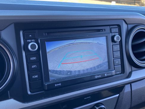 Used 2018 Toyota Tacoma SR5 image 22