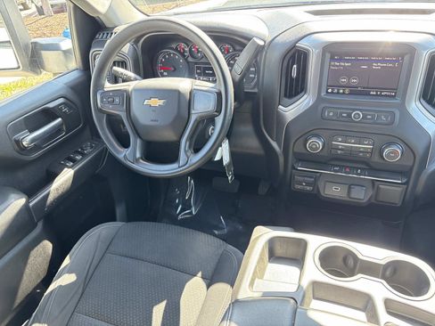 Used 2020 Chevrolet Silverado 2500 Custom w/ Custom Value Package image 23