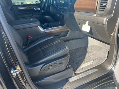 Used 2024 Chevrolet Silverado 2500 High Country w/ High Country Premium Package AWD/4WD image 21