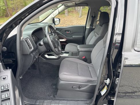 Used 2024 Nissan Frontier SV w/ SV Convenience Package AWD/4WD image 9