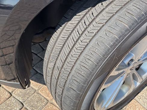 Used 2016 Ford Taurus SE image 10