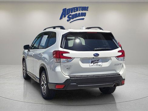 Used 2019 Subaru Forester Premium AWD/4WD image 5