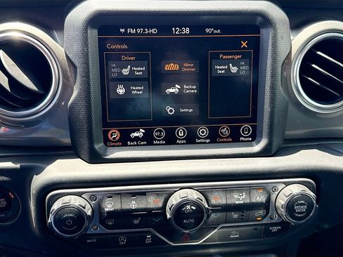 Used 2022 Jeep Wrangler Unlimited Sahara w/ Cold Weather Group AWD/4WD image 22