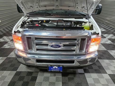 Used 2019 Ford E-450 and Econoline 450 Super Duty image 26