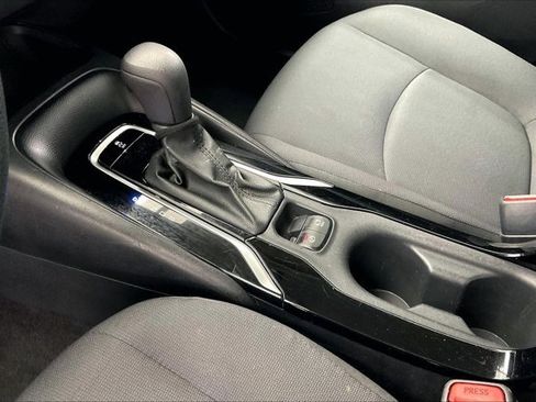 Used 2022 Toyota Corolla LE image 17
