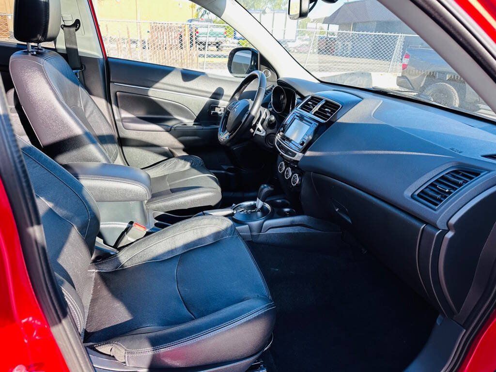 Used 2016 Mitsubishi Outlander Sport SEL AWD/4WD image 17