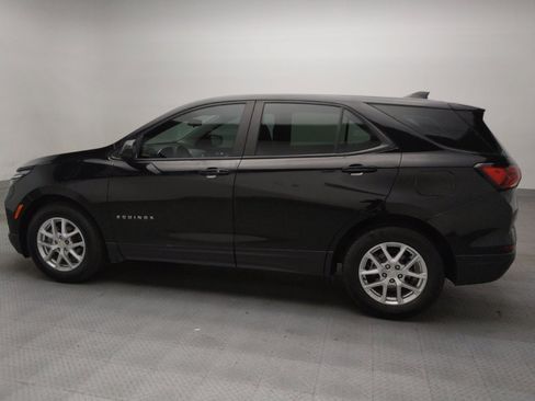 Used 2023 Chevrolet Equinox LS FWD image 3
