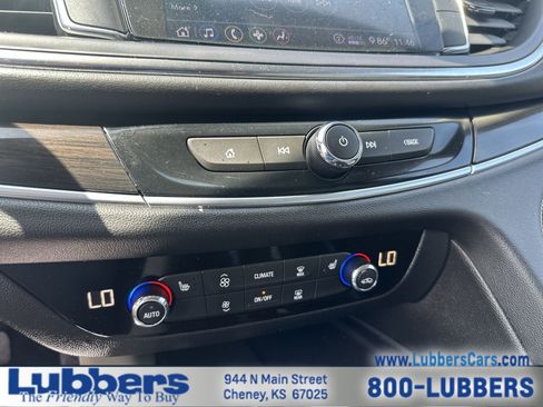 Used 2020 Buick Enclave Essence FWD image 18