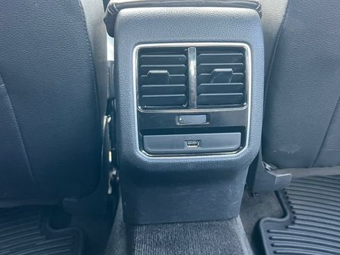 Used 2018 Volkswagen Passat 3.6 FWD image 30