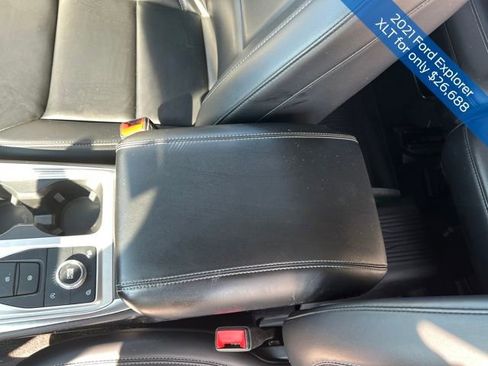 Used 2021 Ford Explorer XLT AWD/4WD image 23