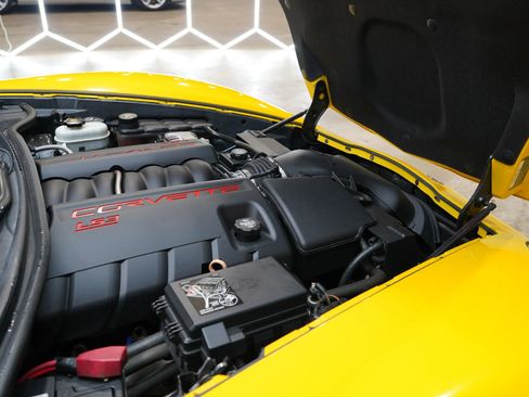 Used 2011 Chevrolet Corvette Grand Sport w/ Preferred Equipment Group image 31