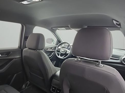 Used 2025 Chevrolet Equinox LT image 18