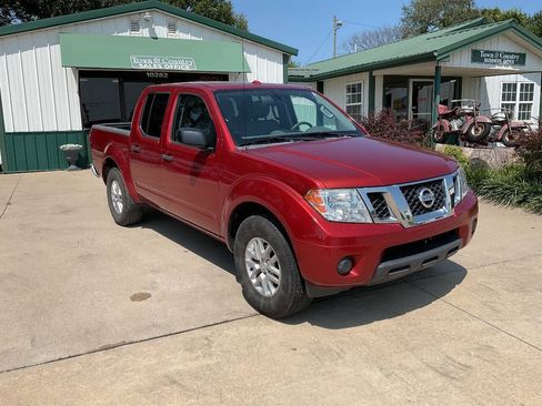 Used 2016 Nissan Frontier SV RWD image 3