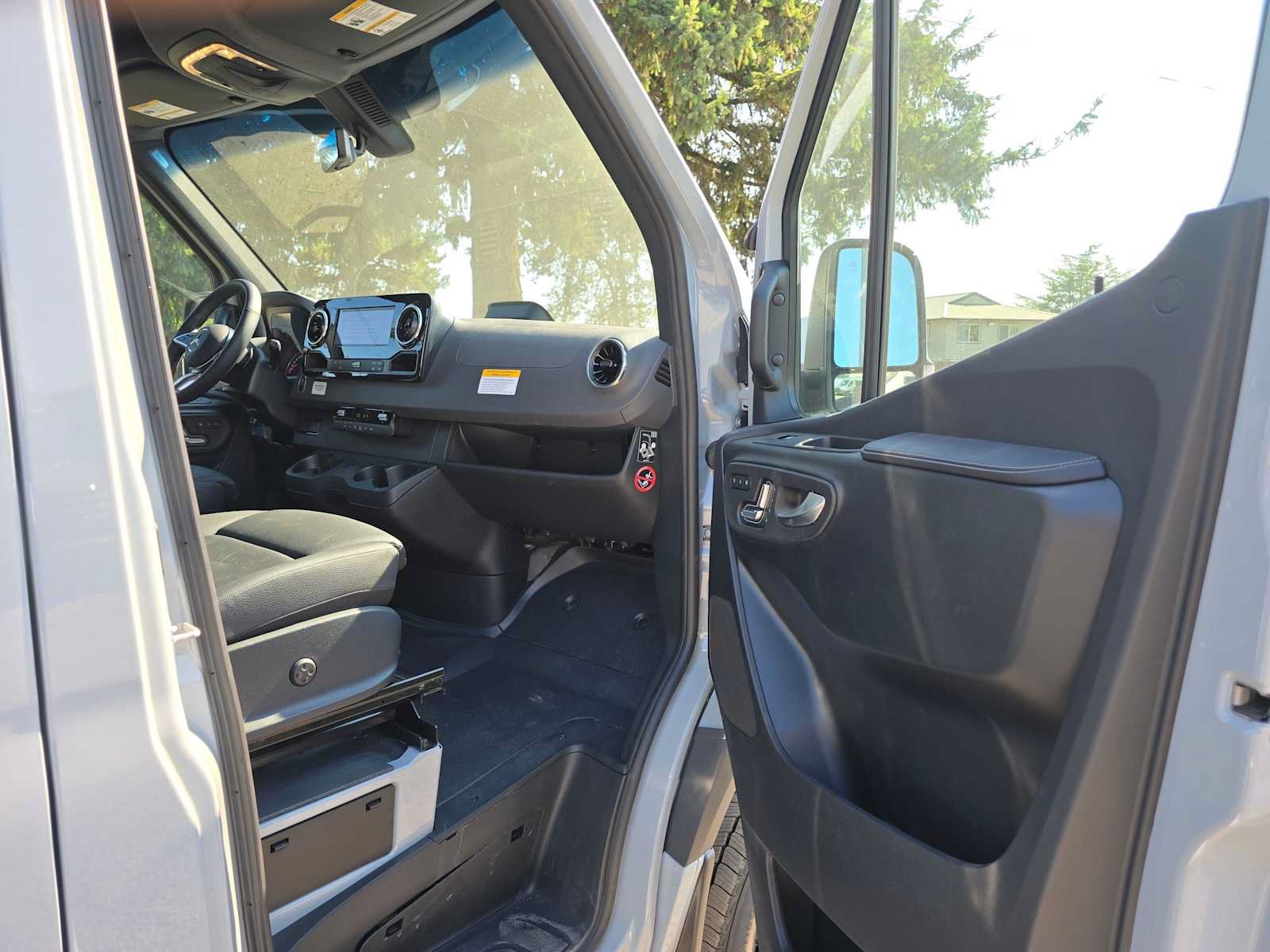Used 2026 Mercedes-Benz Sprinter 2500 image 10