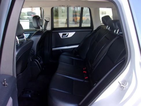 Used 2010 Mercedes-Benz GLK 350 4MATIC image 11
