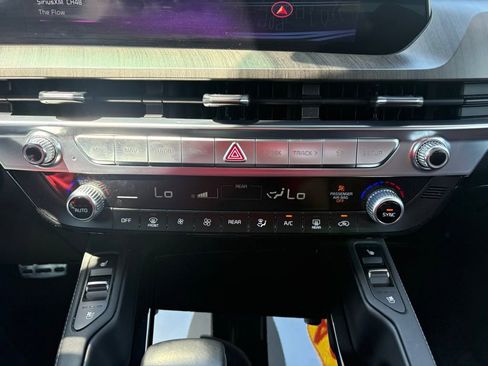 Used 2024 Kia Telluride SX FWD image 24