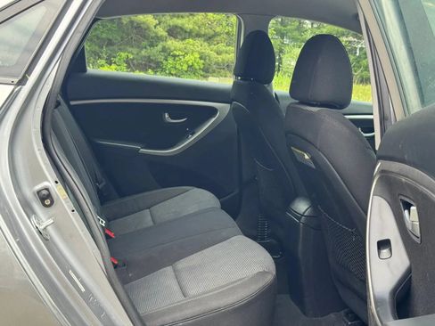 Used 2013 Hyundai Elantra GT w/ Touch & Go Pkg FWD image 18