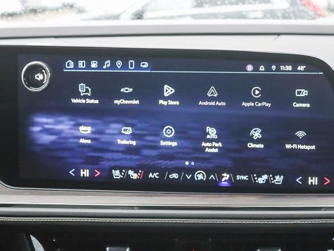 Used 2025 Chevrolet Suburban Premier image 13