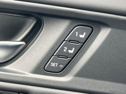 Used 2025 Honda Accord EX-L image 30