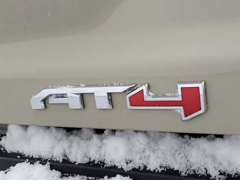 Used 2024 GMC Canyon AT4 w/ AT4 Premium Package image 6