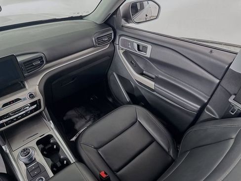 Used 2022 Ford Explorer XLT w/ Equipment Group 202A image 23
