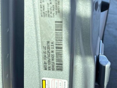 Used 2023 Jeep Gladiator Sport image 14