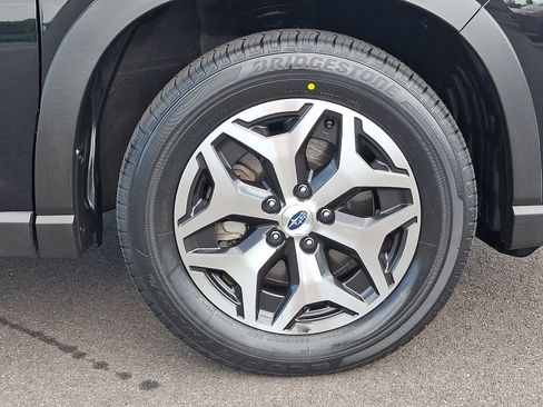 Certified 2023 Subaru Forester Premium AWD/4WD image 9