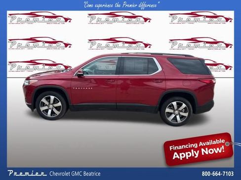 Used 2019 Chevrolet Traverse LT w/ LT Premium Package FWD image 2