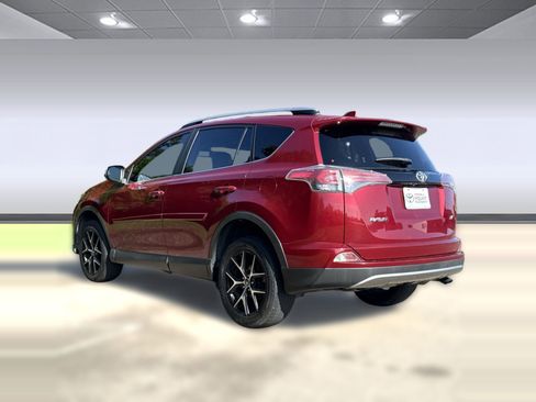 Used 2018 Toyota RAV4 SE w/ Power Extra Value Package FWD image 17