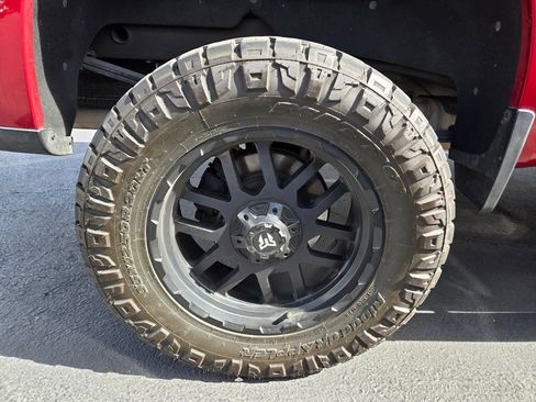 Used 2020 Chevrolet Silverado 1500 RST AWD/4WD image 3