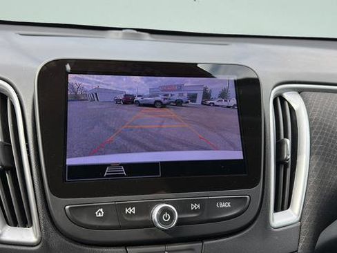 Used 2024 Chevrolet Malibu LT FWD image 15