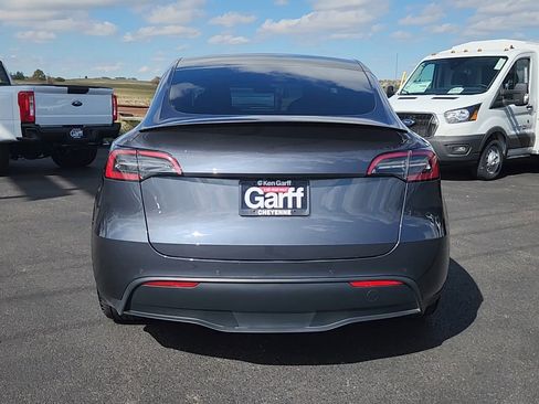 Used 2021 Tesla Model Y Performance image 19