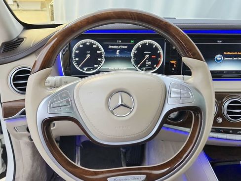 Used 2017 Mercedes-Benz S 550 Sedan image 24