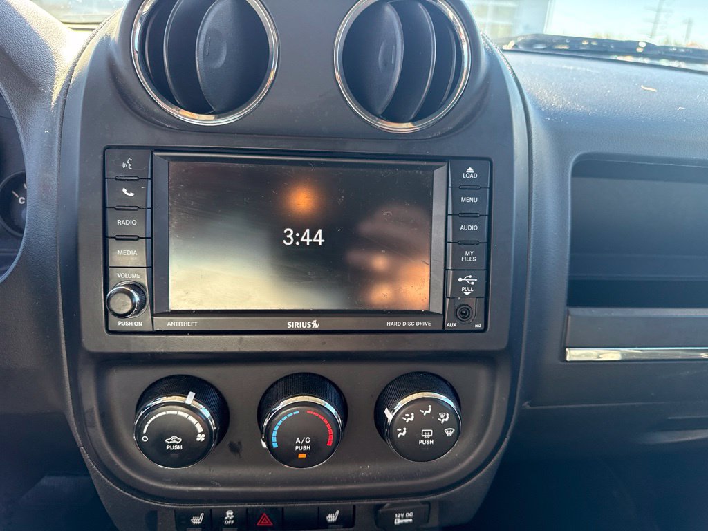 Used 2016 Jeep Patriot High Altitude FWD image 8