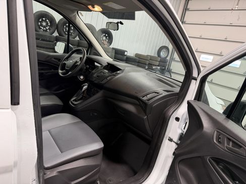 Used 2017 Ford Transit Connect XL image 40