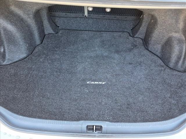 Used 2012 Toyota Camry XLE w/ Convenience Pkg FWD image 6