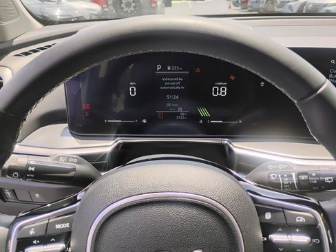 Used 2024 Kia Sorento S w/ Panoramic Sunroof Package FWD image 43