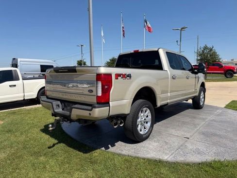 Used 2017 Ford F250 Platinum w/ Platinum Ultimate Package AWD/4WD image 6