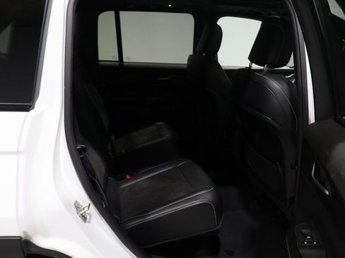 Certified 2023 Jeep Grand Cherokee Altitude image 24