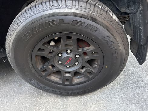 Used 2019 Toyota 4Runner SR5 AWD/4WD image 11