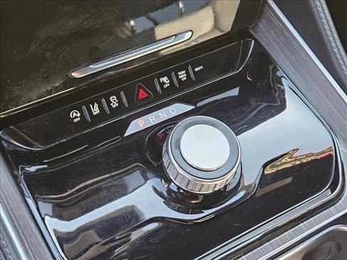 Used 2024 Jeep Wagoneer Series II w/ Flexible Seating Group image 14