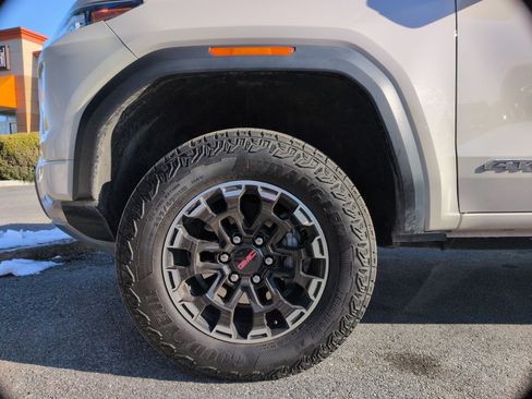 Used 2026 GMC Canyon AT4 image 16