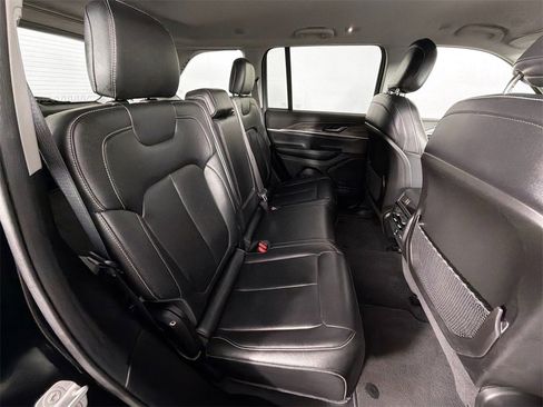 Used 2023 Jeep Grand Cherokee Limited image 24